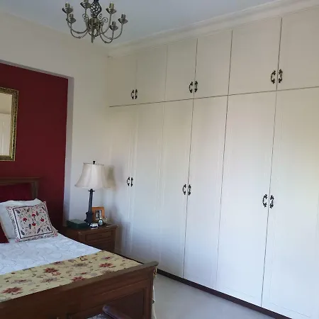Villa B&B קיירניה